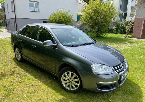 Volkswagen Jetta cena 17500 przebieg: 188000, rok produkcji 2010 z Pełczyce małe 92